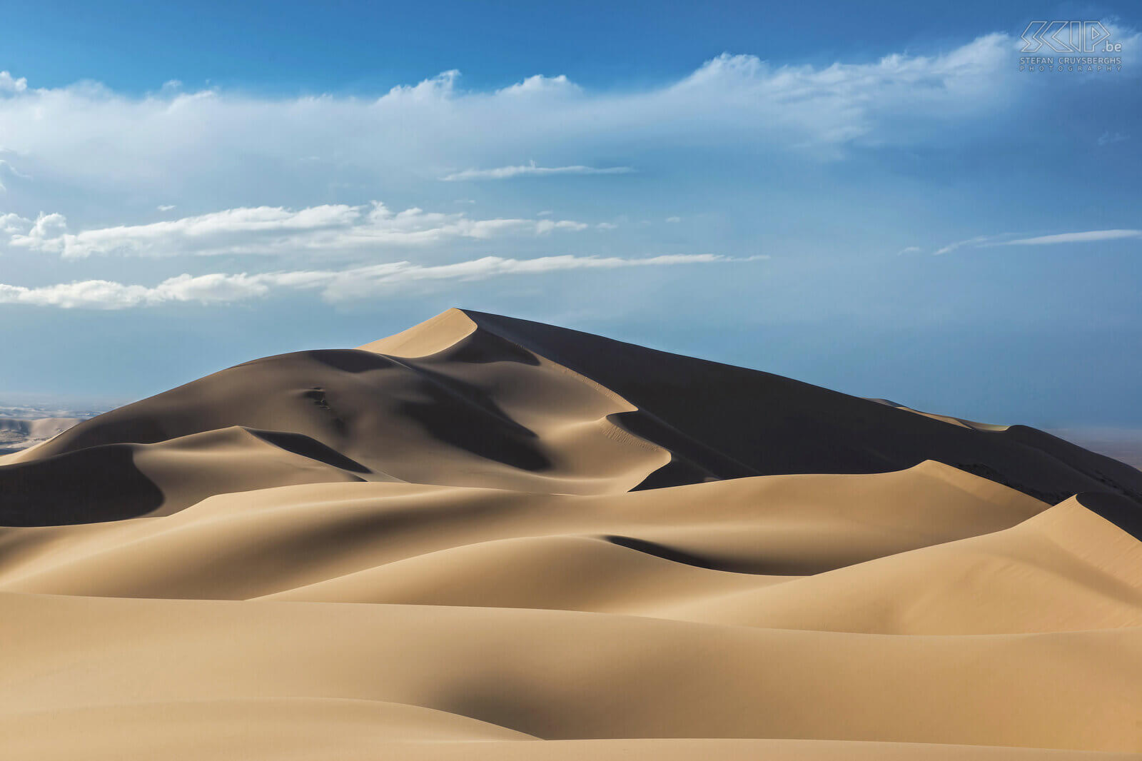 Gobi - Khongoryn Els Khongoryn Els ook wel bekend als de ‘Singing dunes’ zijn de bekendste en hoogste zandduinen van het Gobi Gurvan Saikhan national park. Stefan Cruysberghs